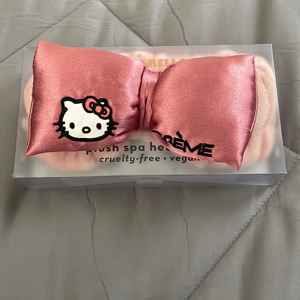 this is an hello kitty plush spa headband